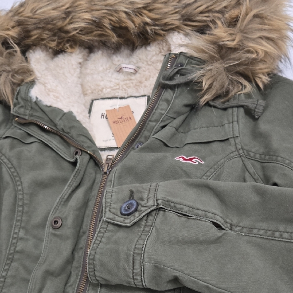 Hollister Olive Green Coat With Sherpa Lining And Fur Hood - Size S womens NWT - Picture 4 of 9